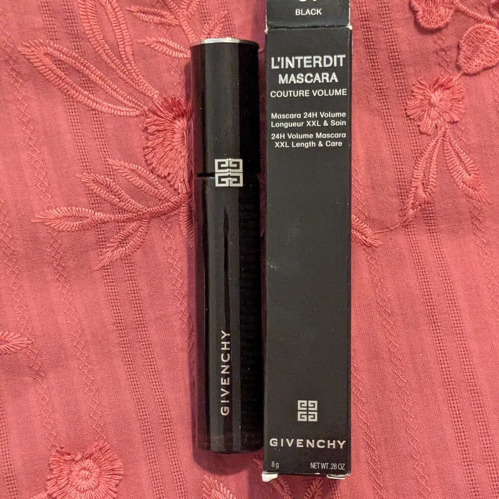 Givenchy L'INTERDIT MASCARA COUTURE VOLUME - Full Size - New In Damaged Box